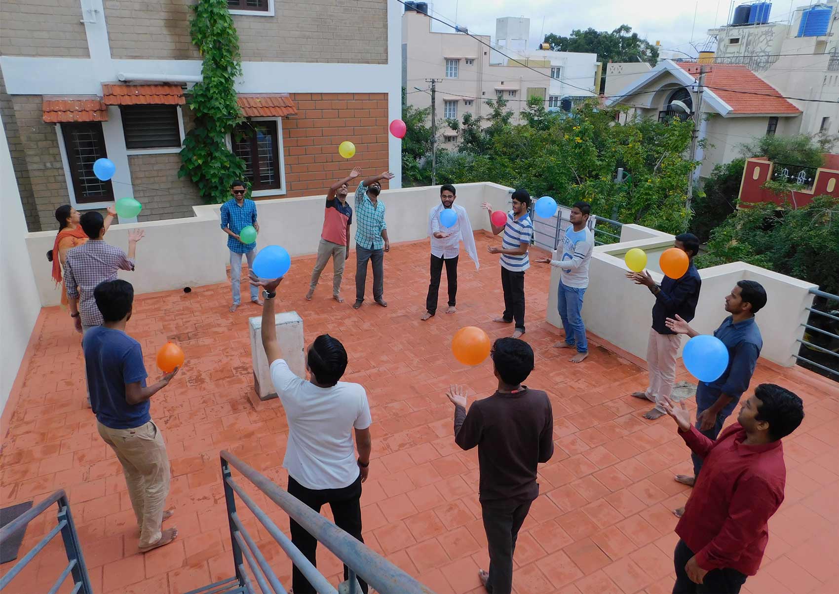 Concentration game with balloon